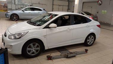 Hyundai Solaris 2013 года, 275 000 км - вид 1