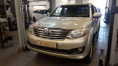 Toyota Fortuner 2012 года, 146 500 км - вид 1