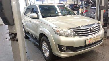 Toyota Fortuner 2012 года, 146 500 км - вид 2
