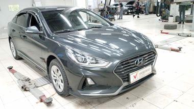 Hyundai Sonata 2018 года, 132 306 км - вид 2