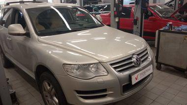 Volkswagen Touareg 2008 года, 197 938 км - вид 1