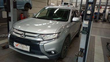 Mitsubishi Outlander 2018 года, 243 666 км - вид 1