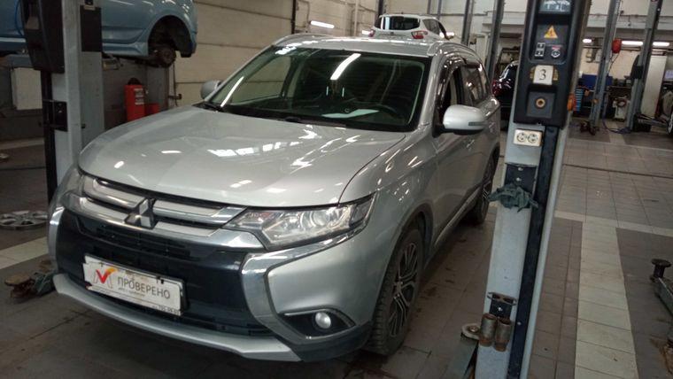 Mitsubishi Outlander 2018 года, 243 666 км - вид 1