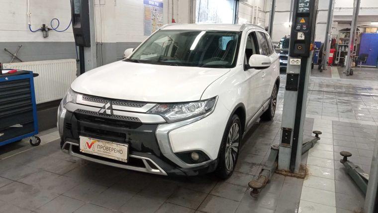 Mitsubishi Outlander 2021 года, 60 426 км - вид 1