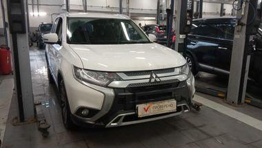 Mitsubishi Outlander 2021 года, 60 426 км - вид 2