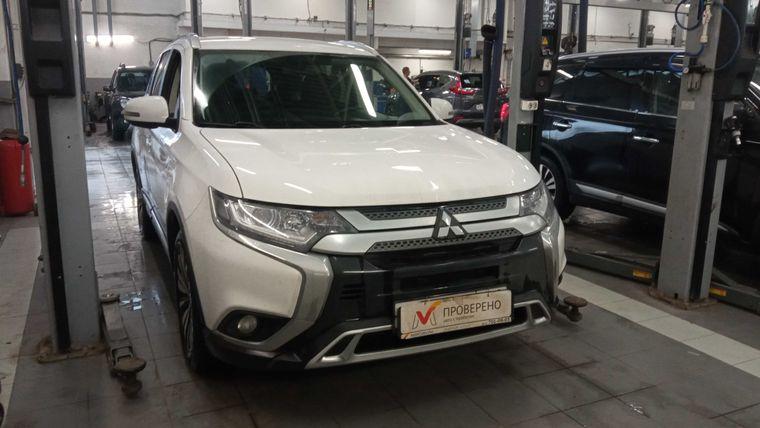 Mitsubishi Outlander,  - вид 1