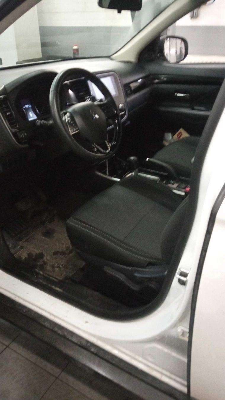 Mitsubishi Outlander,  - вид 4