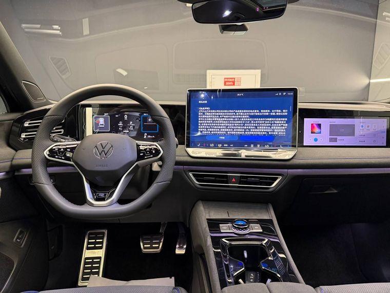 Volkswagen Tiguan L,  - вид 4