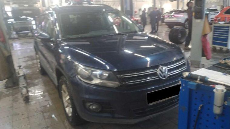 Volkswagen Tiguan 2012 года, 100 937 км - вид 2