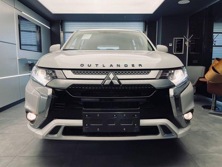 Mitsubishi Outlander, 2022 - вид 1