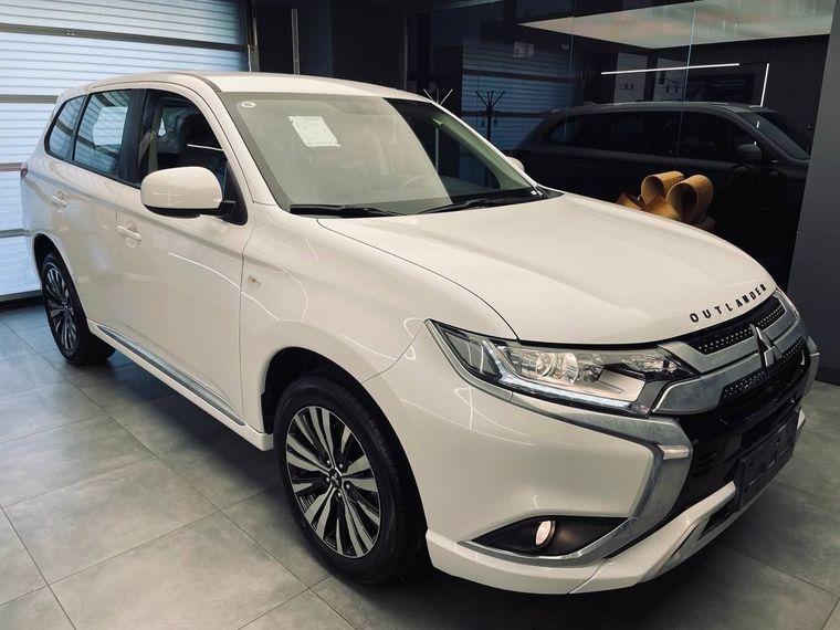 Mitsubishi Outlander, 2022 - вид 2