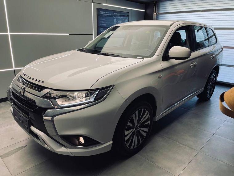 Mitsubishi Outlander, 2022