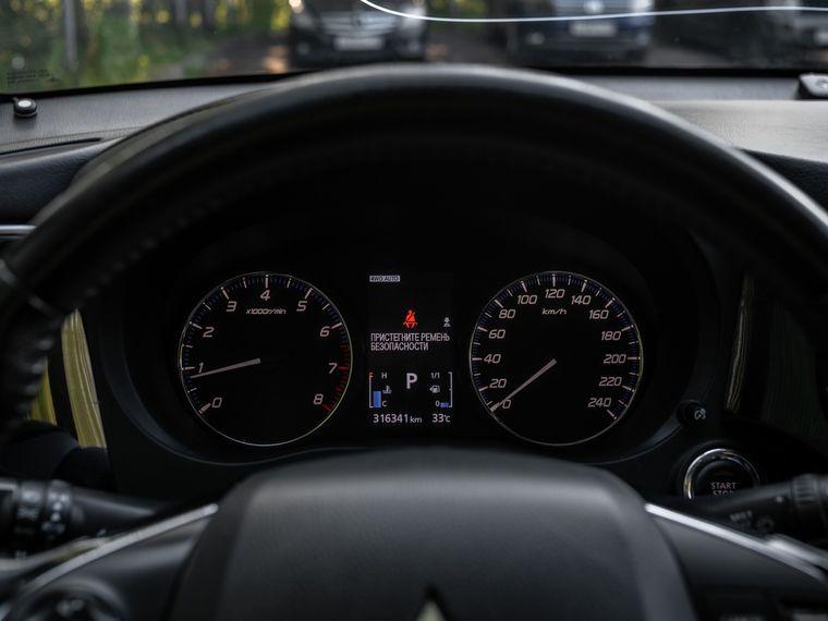 Mitsubishi Outlander,  - вид 4