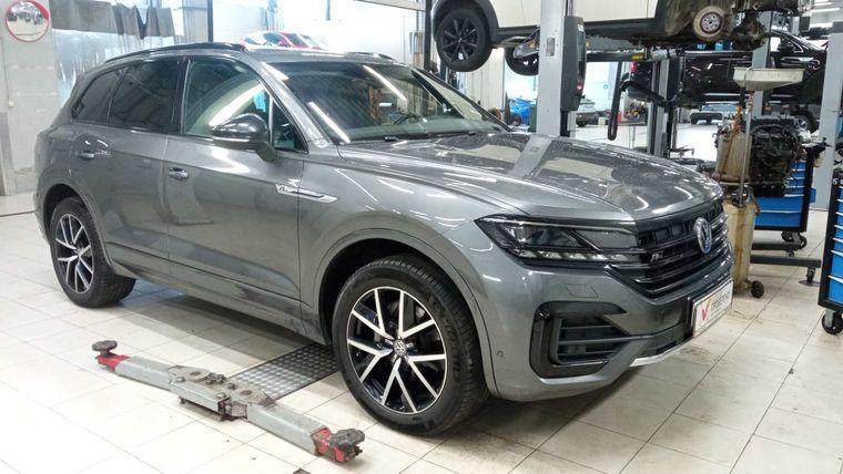 Volkswagen Touareg 2019 года, 123 994 км - вид 2
