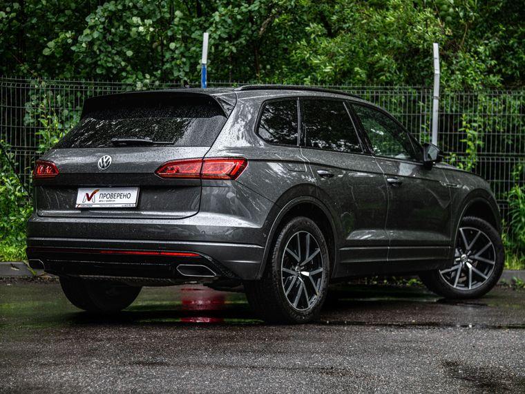 Volkswagen Touareg,  - вид 1