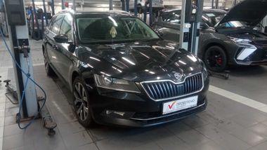 Skoda Superb 2018 года, 286 022 км - вид 2