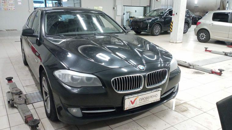 BMW 5 серия 2013 года, 190 000 км - вид 2