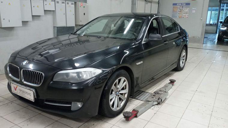 BMW 5 серия 2013 года, 190 000 км - вид 1