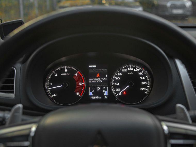Mitsubishi Pajero Sport,  - вид 4