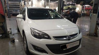 Opel Astra 2012 года, 165 711 км - вид 2