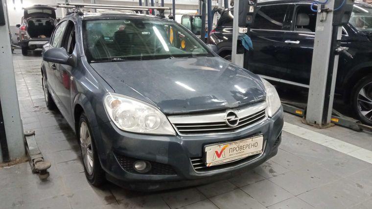 Opel Astra 2010 года, 218 000 км - вид 2