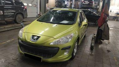 Peugeot 308 2008 года, 105 900 км - вид 1