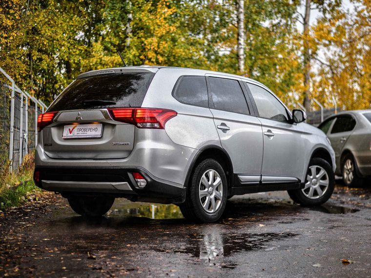 Mitsubishi Outlander,  - вид 1