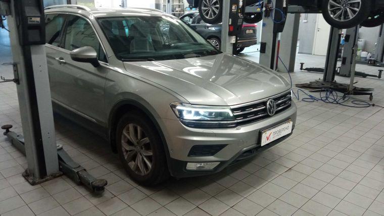 Volkswagen Tiguan,  - вид 1