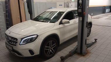 Mercedes-Benz GLA-класс 2017 года, 98 000 км - вид 2