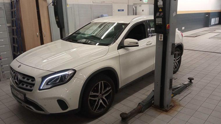 Mercedes-Benz GLA-класс 2017 года, 98 000 км - вид 2