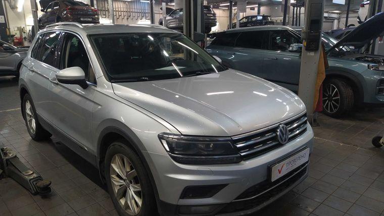 Volkswagen Tiguan,  - вид 1
