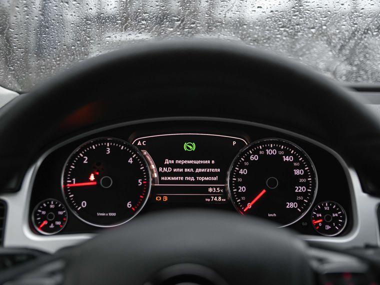 Volkswagen Touareg,  - вид 4