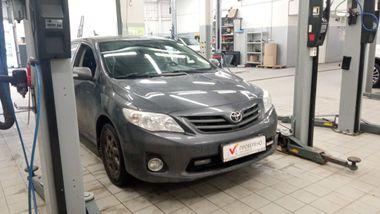 Toyota Corolla 2011 года, 123 110 км - вид 2