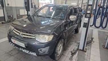 Mitsubishi L200 2012 года, 198 998 км - вид 1