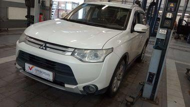 Mitsubishi Outlander 2014 года, 208 141 км - вид 1