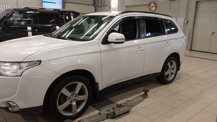Mitsubishi Outlander, 2012