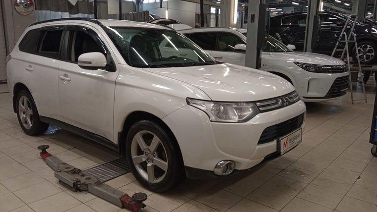 Mitsubishi Outlander, 2012 - вид 1