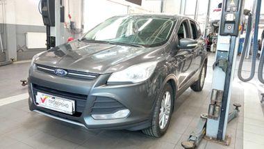 Ford Kuga 2015 года, 260 344 км - вид 1