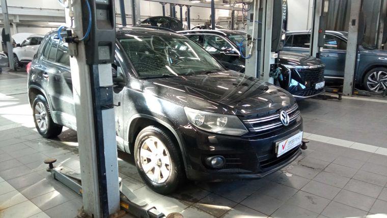 Volkswagen Tiguan 2013 года, 180 599 км - вид 2