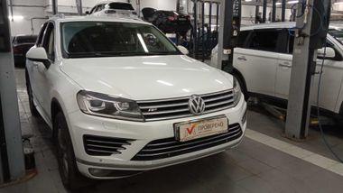 Volkswagen Touareg 2016 года, 230 884 км - вид 2