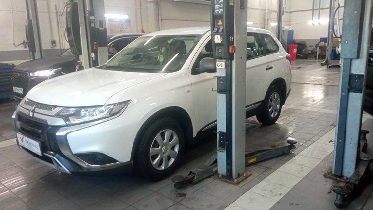 Mitsubishi Outlander 2019 года, 113 128 км - вид 1
