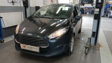 Ford Fiesta 2015 года, 145 346 км - вид 1