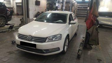Volkswagen Passat 2013 года, 248 000 км - вид 1
