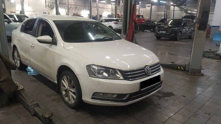 Volkswagen Passat 2013 года, 248 000 км - вид 2