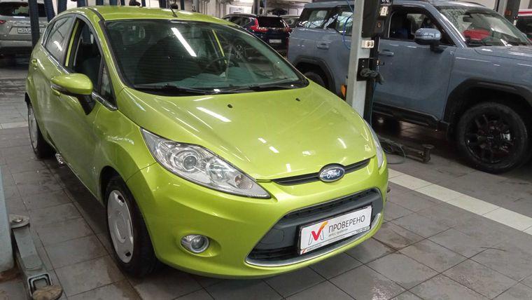 Ford Fiesta 2010 года, 92 830 км - вид 2