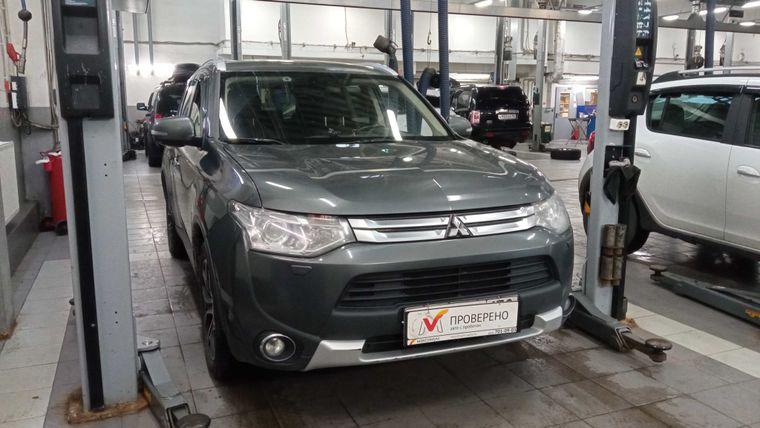 Mitsubishi Outlander 2014 года, 166 390 км - вид 2