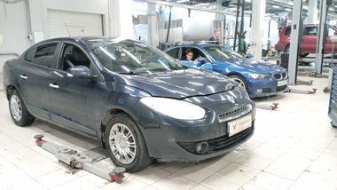 Renault Fluence 2011 года, 162 801 км - вид 2