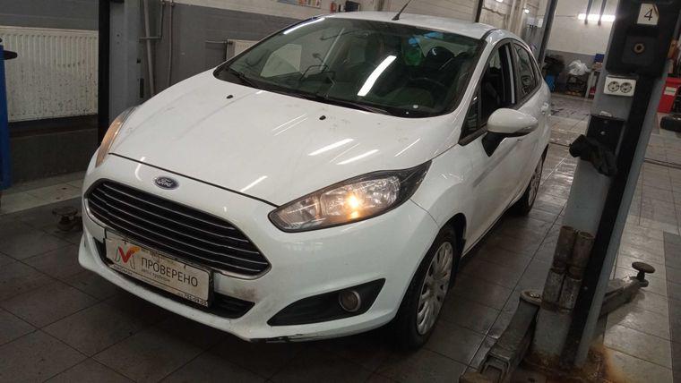 Ford Fiesta 2015 года, 109 148 км - вид 1