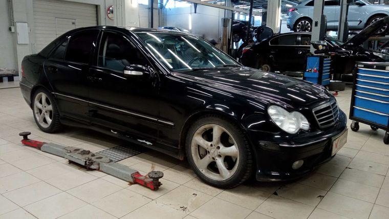 Mercedes-Benz C-класс 2005 года, 360 088 км - вид 1