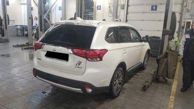 Mitsubishi Outlander 2017 года, 191 670 км - вид 2